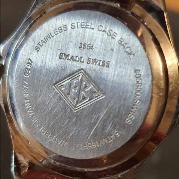 Eddie Bauer #3564 Small Swiss SILVER/White Leather Women's Watch - Picture 3 of 3